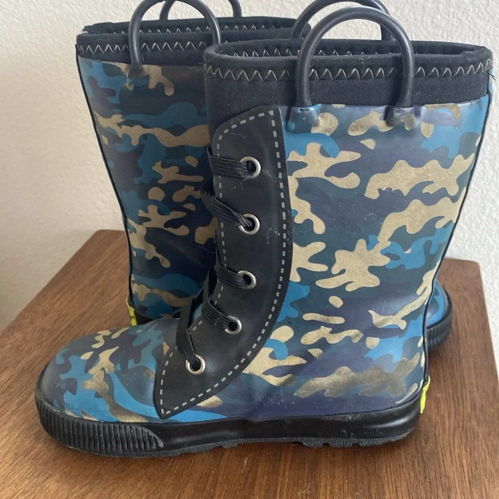 Western Chief Blue Camo waterproof Rain Boots Pull On Snow Boots, Kids 11/12